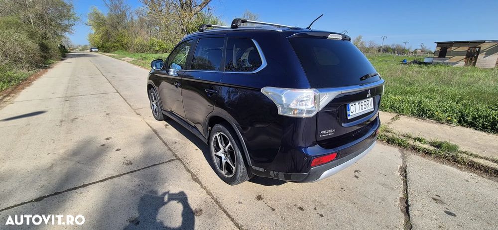Mitsubishi Outlander 2.2L DI-D AS&G 6MT 4WD Intense A80 - 11
