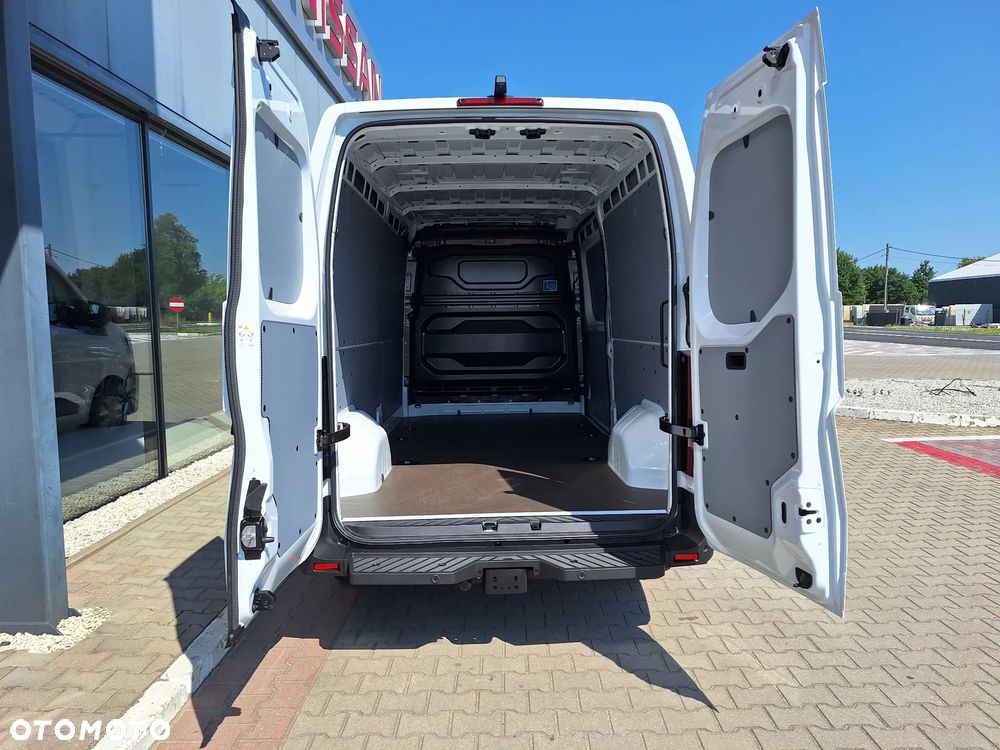 Nissan Interstar - 6