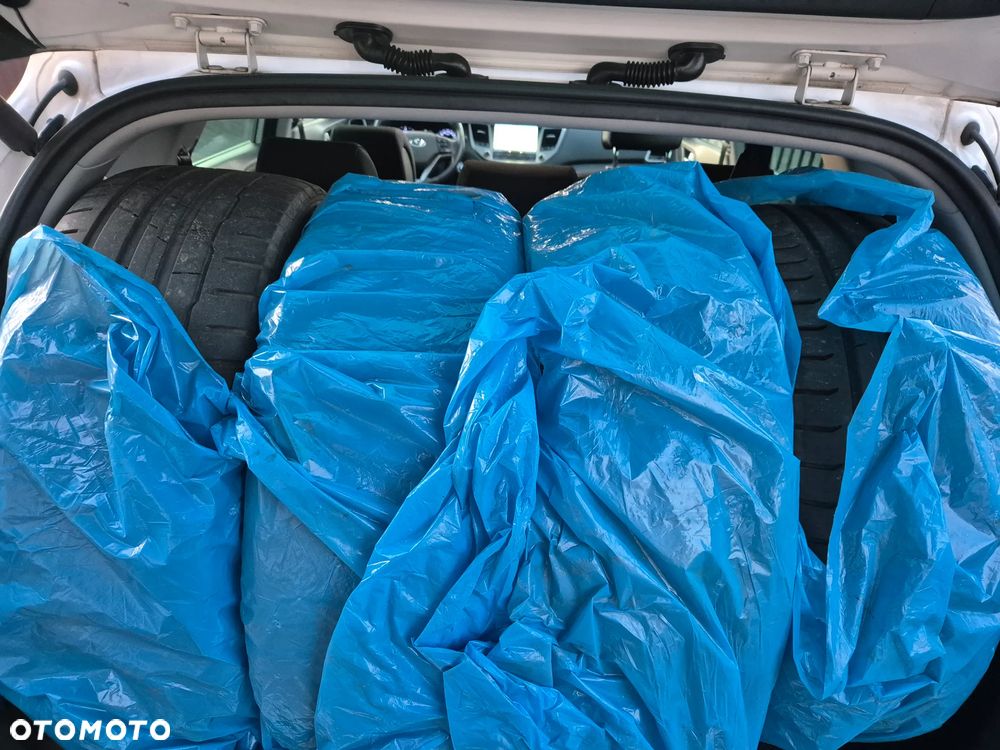 Hyundai Tucson 2.0 CRDI BlueDrive Style 2WD - 30