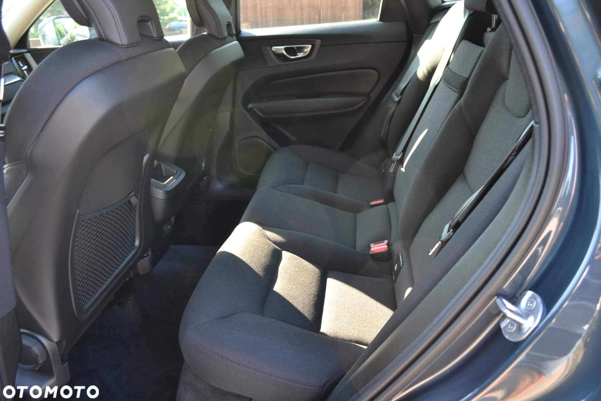 Volvo XC 60 D4 Momentum Pro - 11