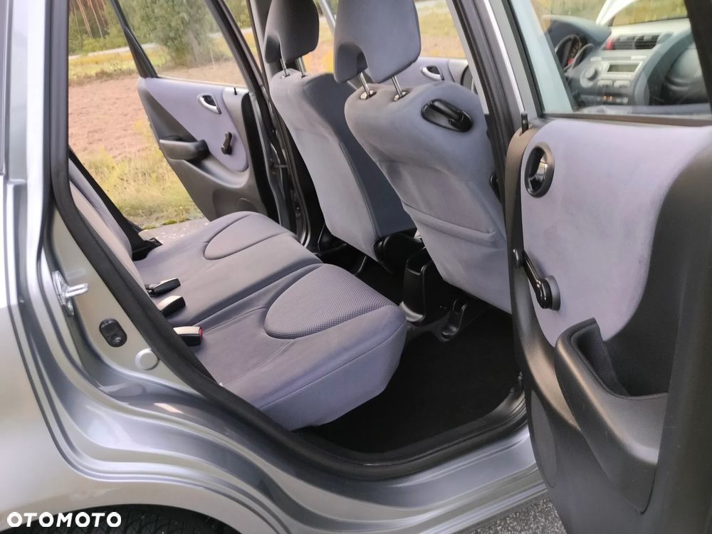Honda Jazz 1.4 CVT ES - 26