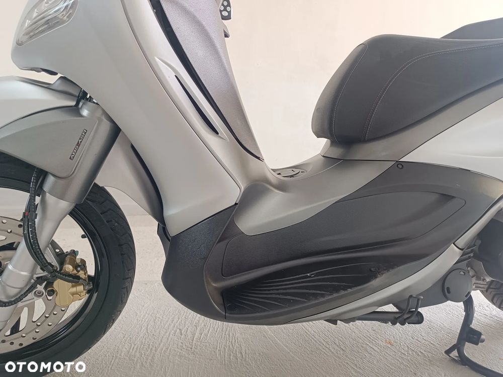 Piaggio Beverly - 19