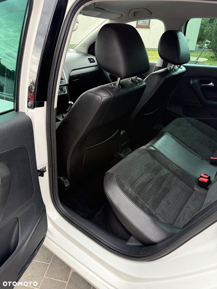 Volkswagen Polo 1.4 16V Highline - 24
