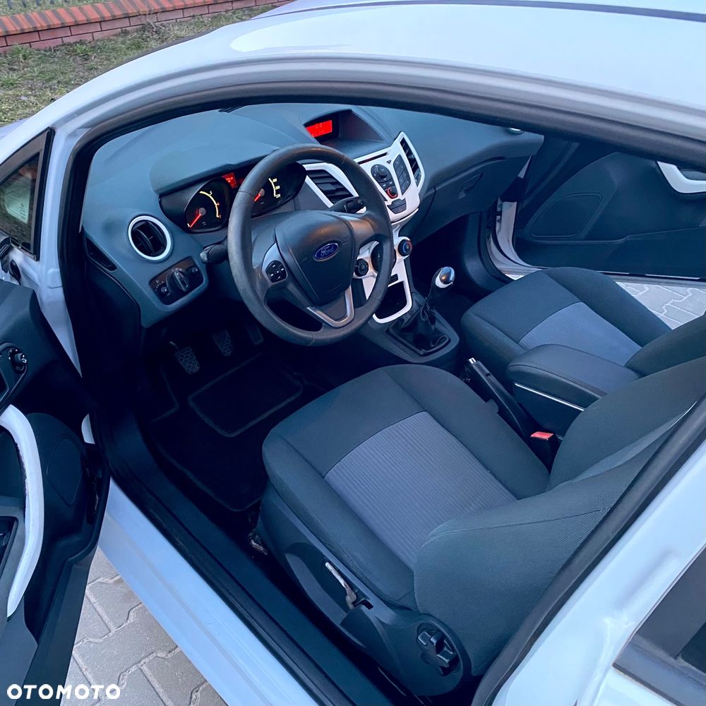 Ford Fiesta - 15