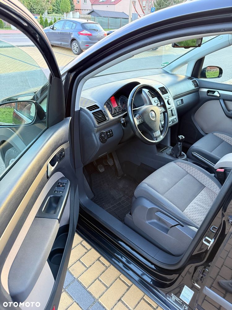 Volkswagen Touran 1.6 Cross - 14