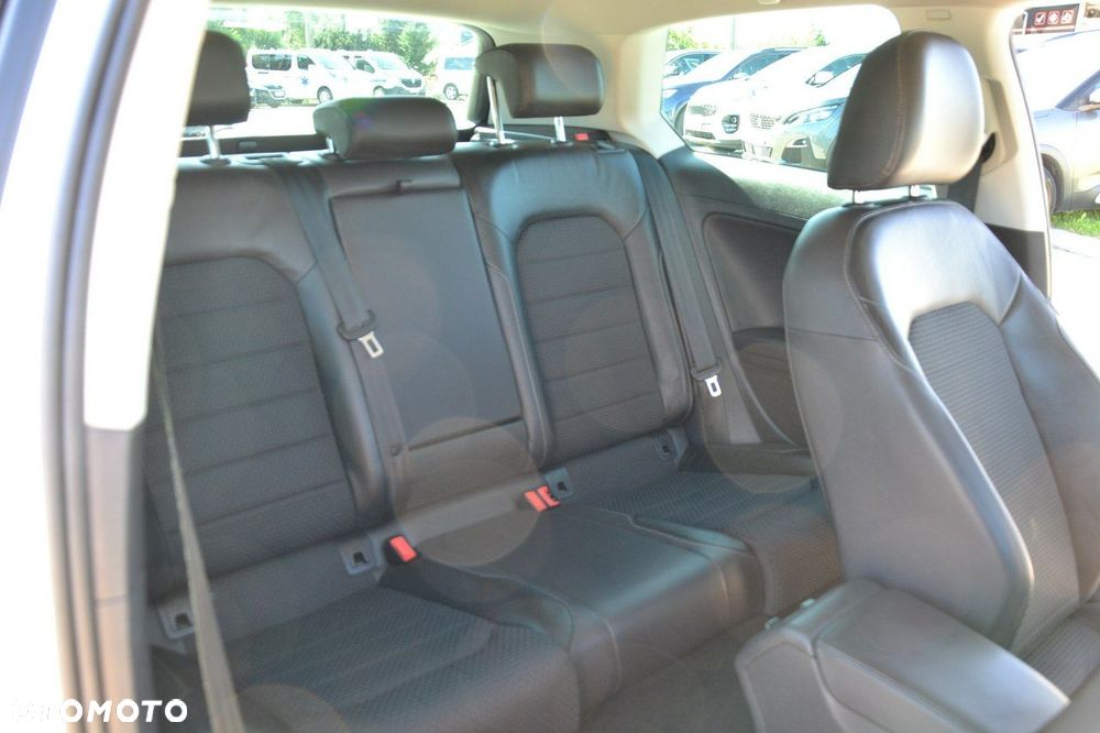 Volkswagen Golf - 17