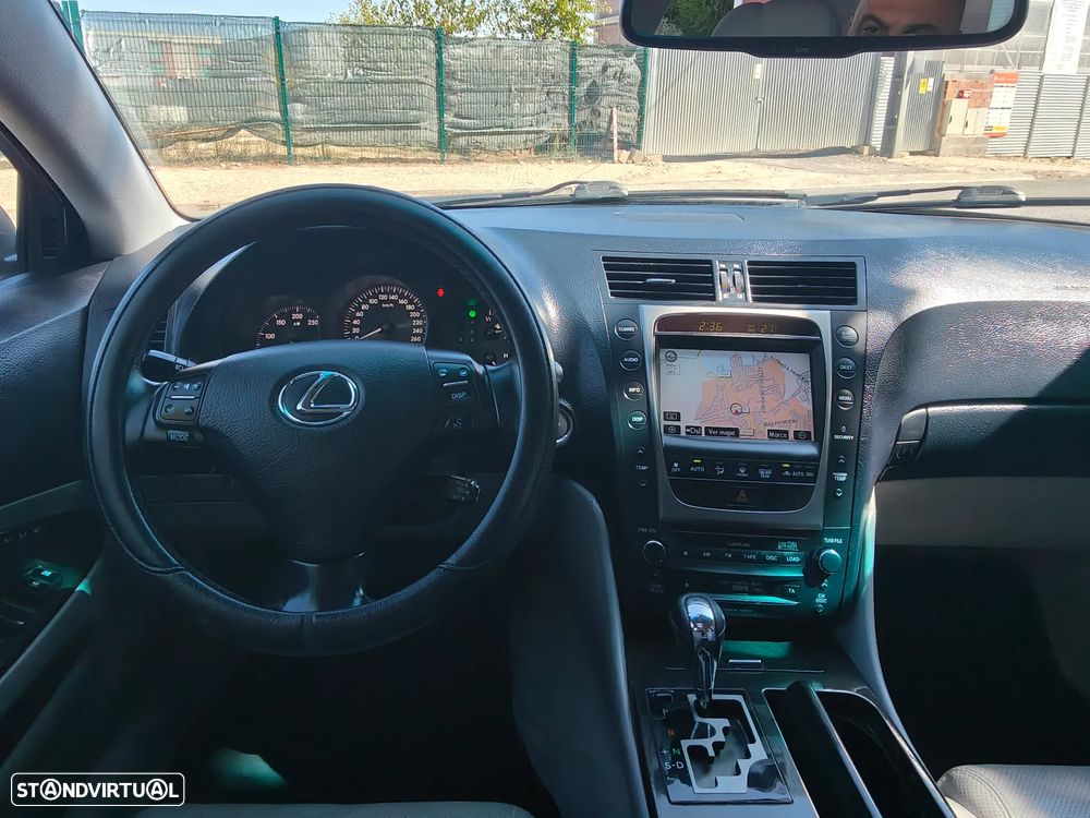 Lexus GS 450h 36 - 17