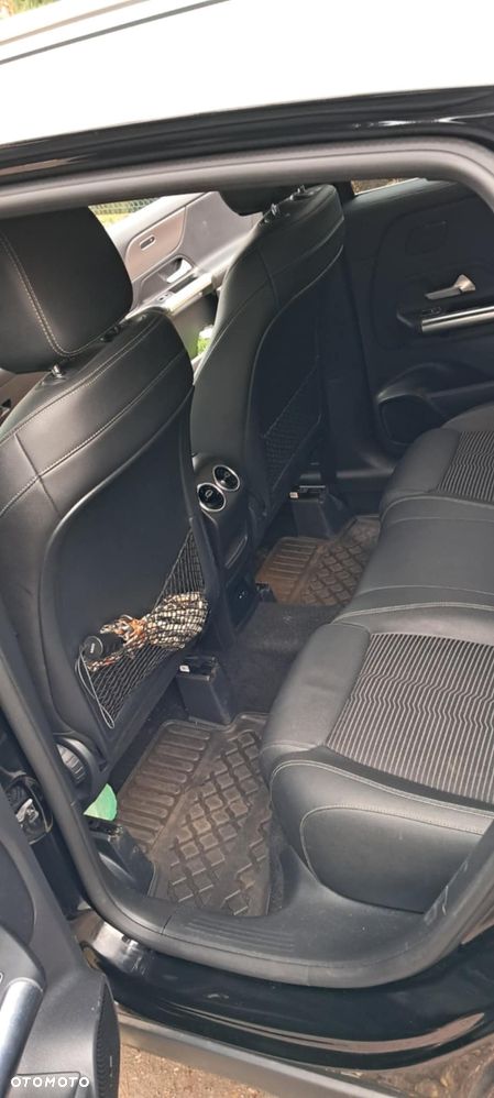 Mercedes-Benz GLA - 8