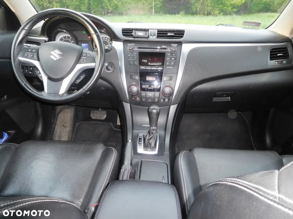 Suzuki Kizashi 2.4 Sport 4WD CVT - 10