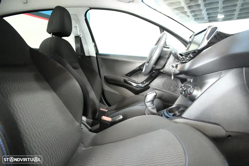 Peugeot 208 1.2 PureTech Style - 22