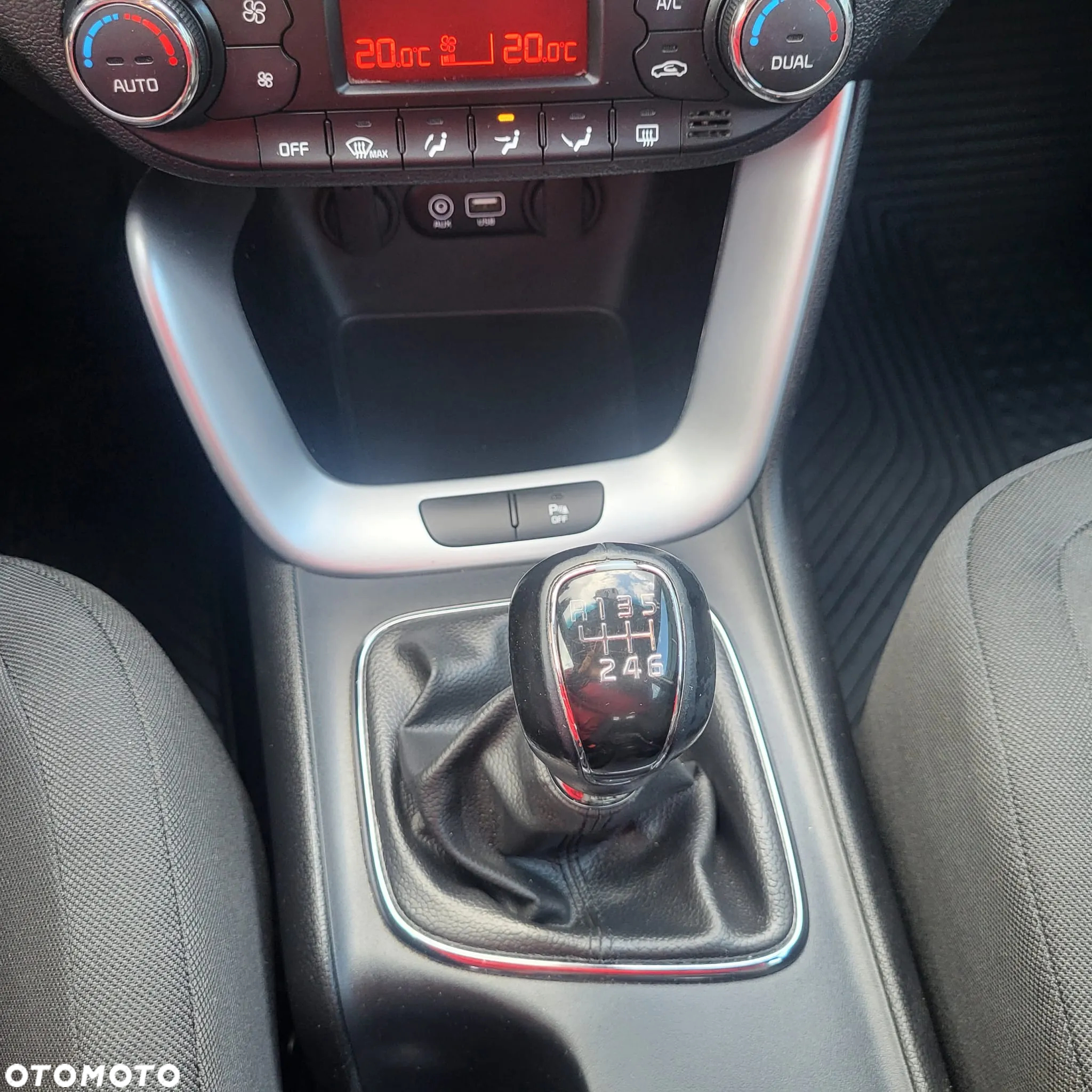 Kia Ceed - 13