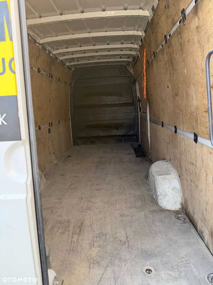 Mercedes-Benz Sprinter - 4