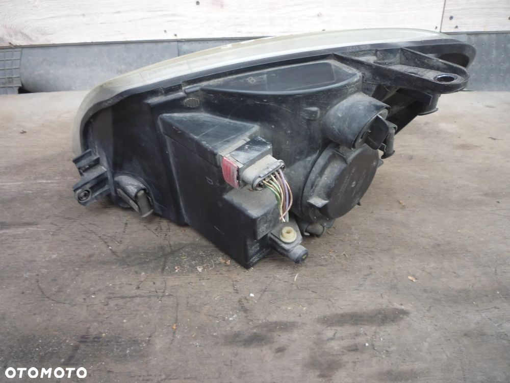 PEUGEOT PARTNER I LIFT LAMPA PRZEDNIA LEWA LUB PRAWA - 8