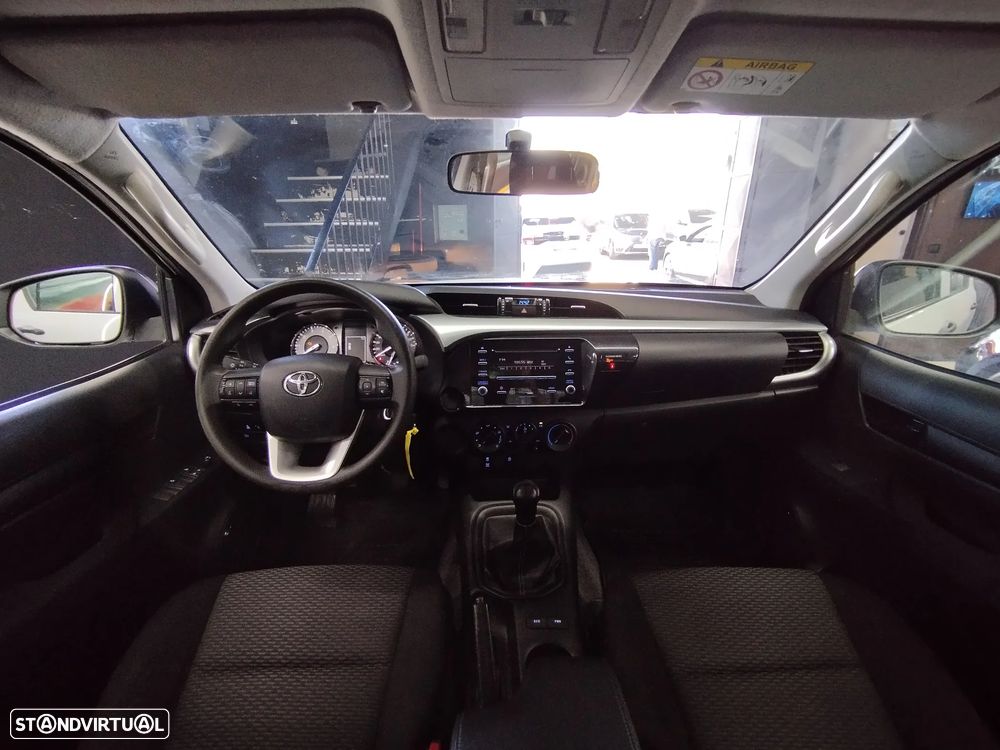 Toyota Hilux 2.4 D-4D 2WD CD CM - 12