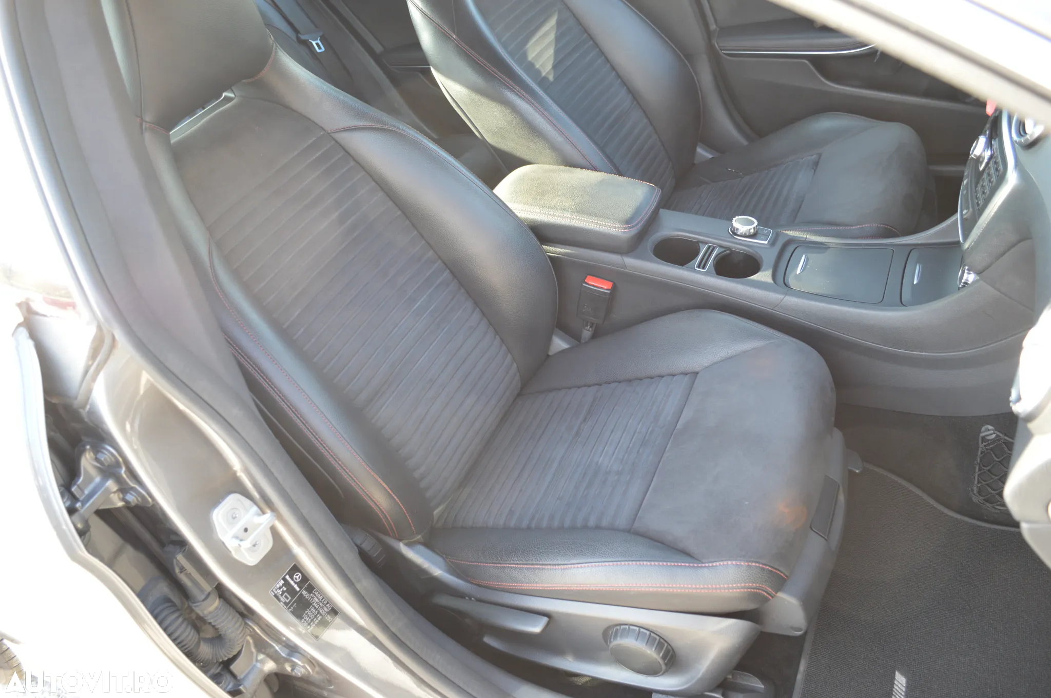 Mercedes-Benz CLA 250 7G-DCT AMG Line - 17