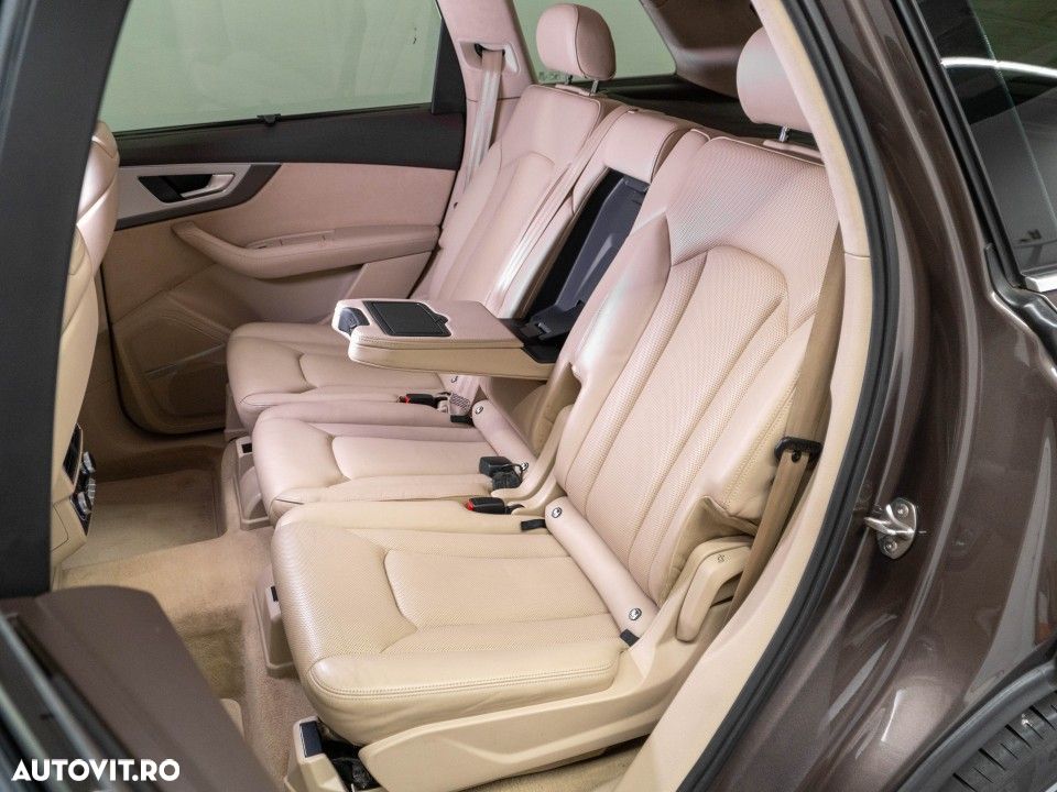 Audi Q7 - 10