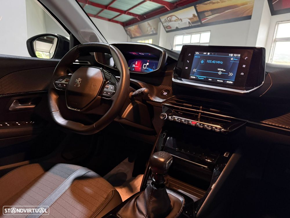 Peugeot 208 1.2 PureTech Allure Pack - 17