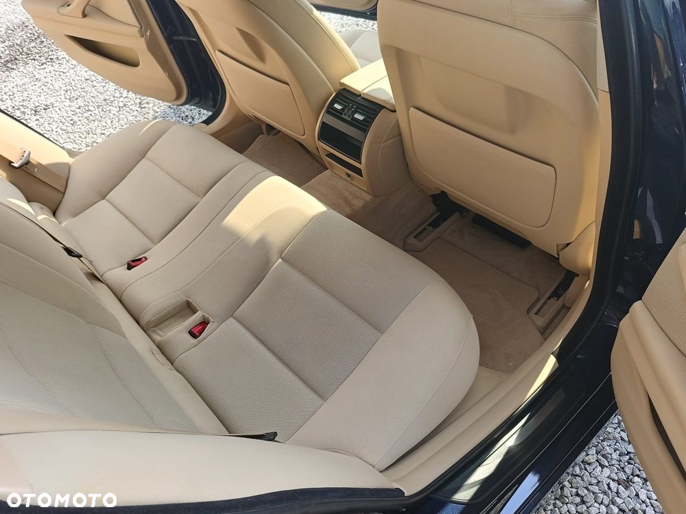 BMW Seria 5 520d Luxury Line - 9