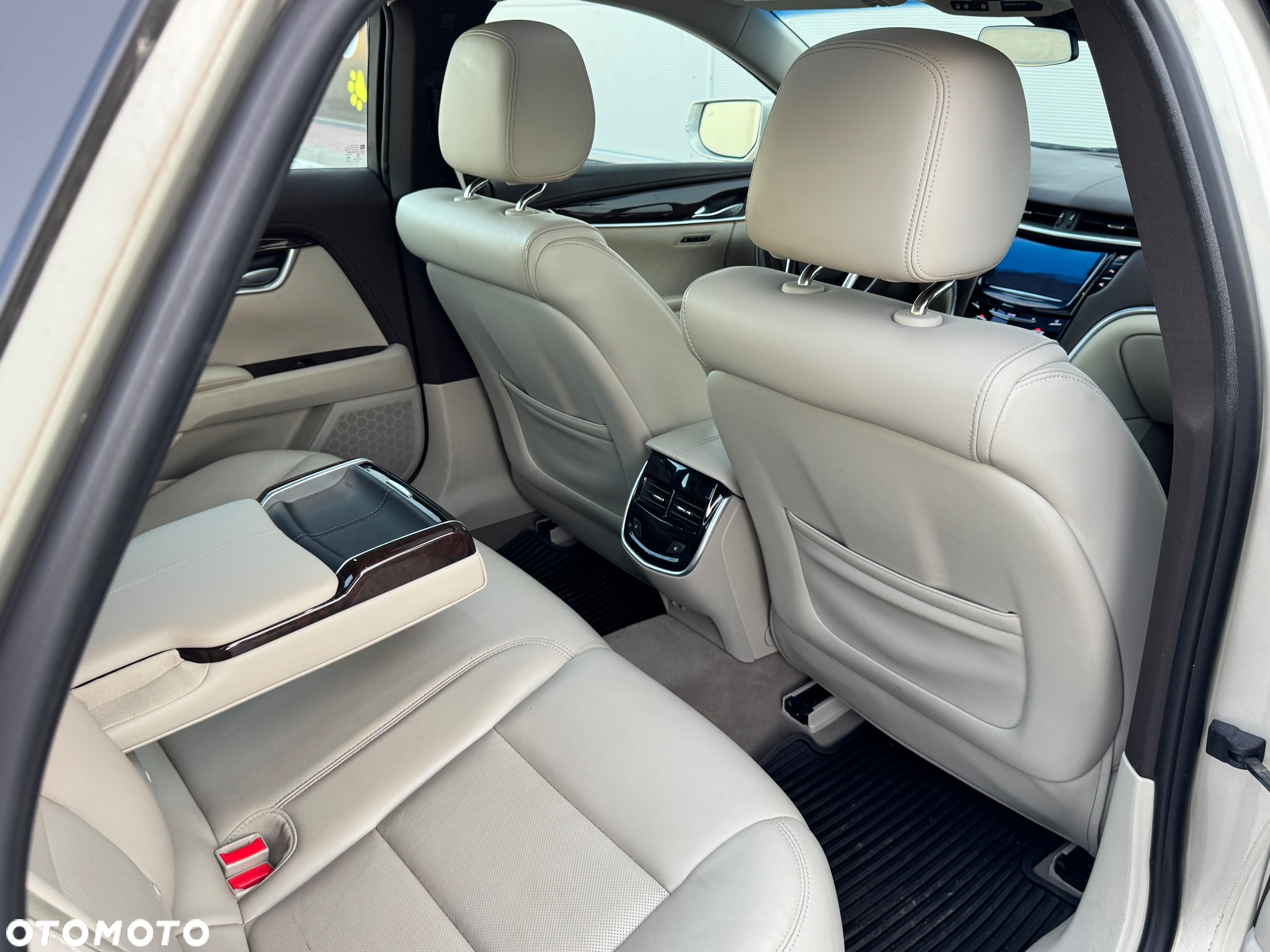 Cadillac XTS - 7