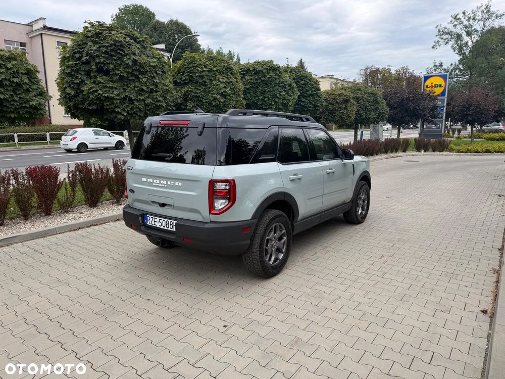 Ford Bronco - 5