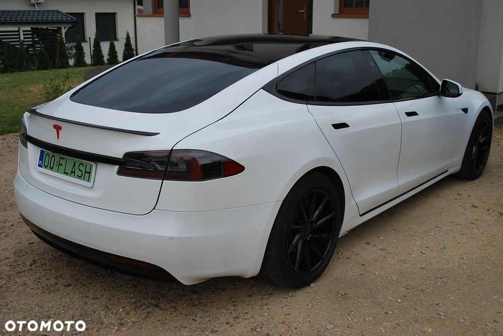 Tesla Model S - 19