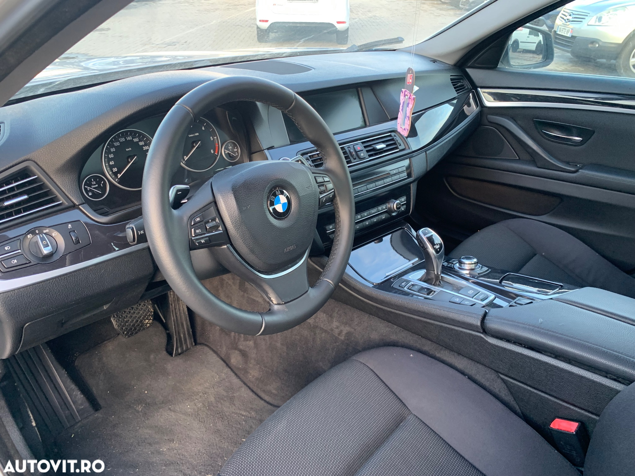 BMW Seria 5 530d xDrive - 7