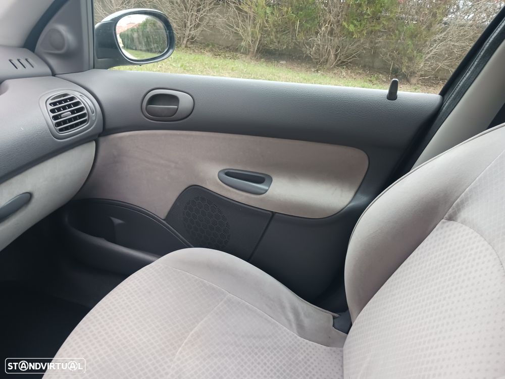 Peugeot 206 1.1 Black & Silver - 23