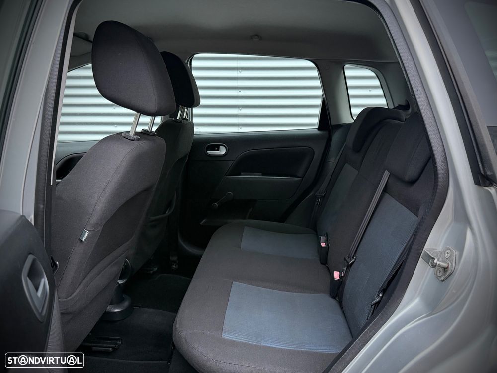 Ford Fiesta 1.25 Trend - 11