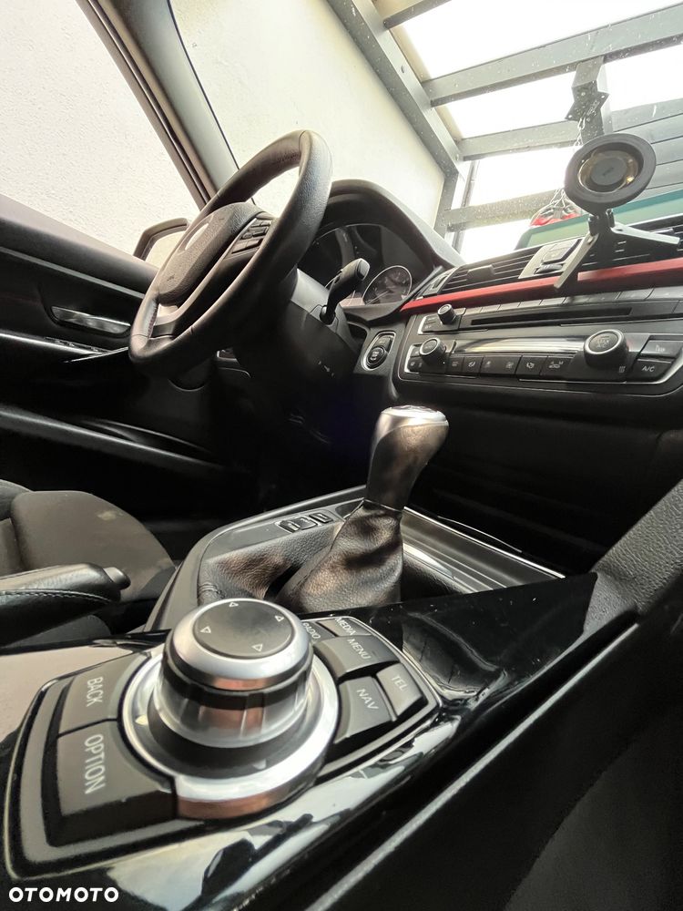 BMW Seria 3 320d - 15