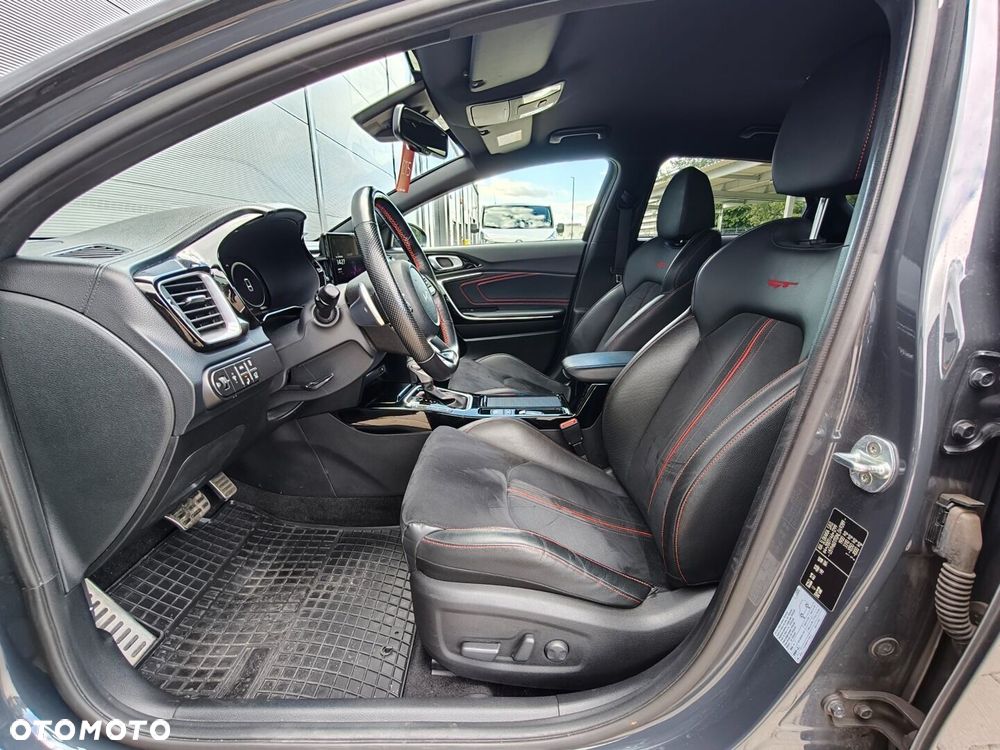 Kia ProCeed 1.6 T-GDI GT DCT - 29