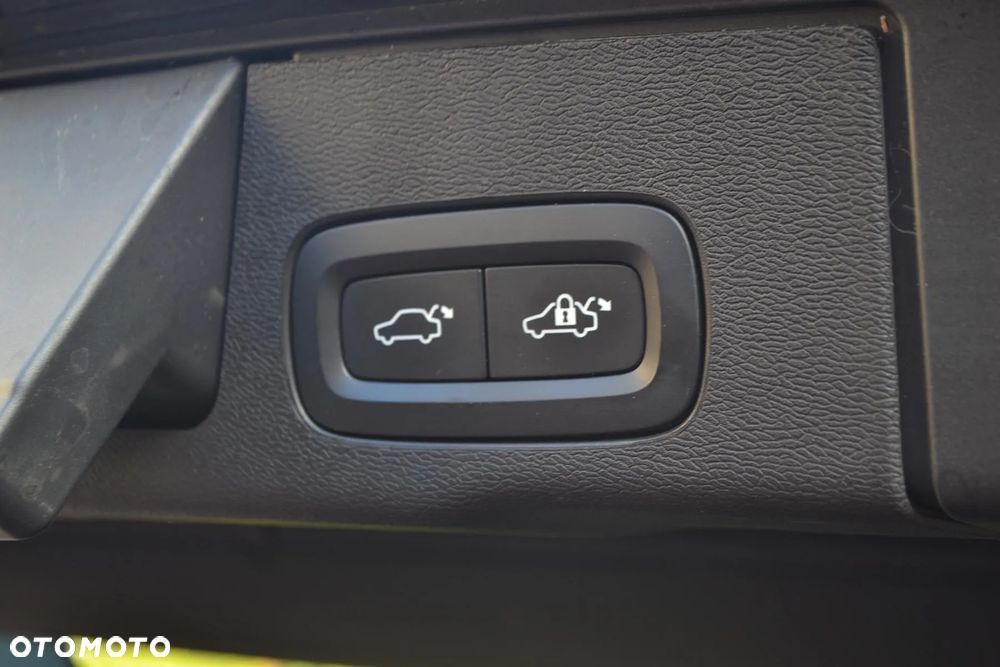 Volvo XC 60 B4 D Plus Bright - 17