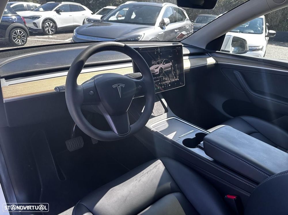 Tesla Model Y Long Range Tração Integral - 18