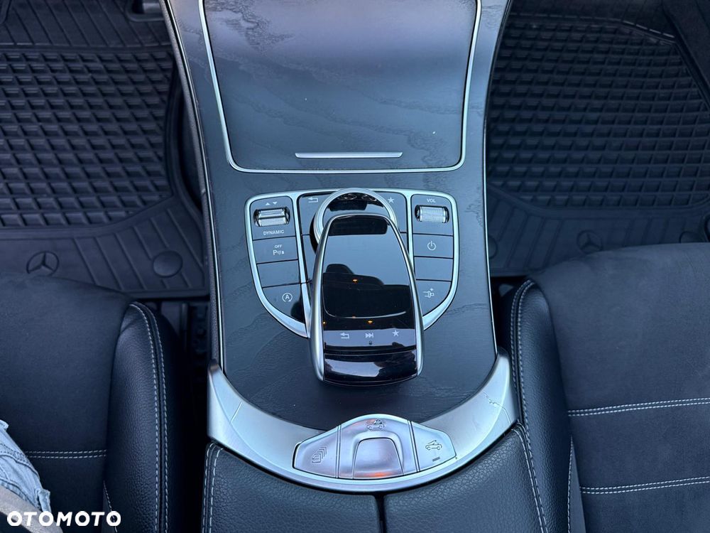 Mercedes-Benz Klasa C 200 9G-TRONIC AMG Line - 20