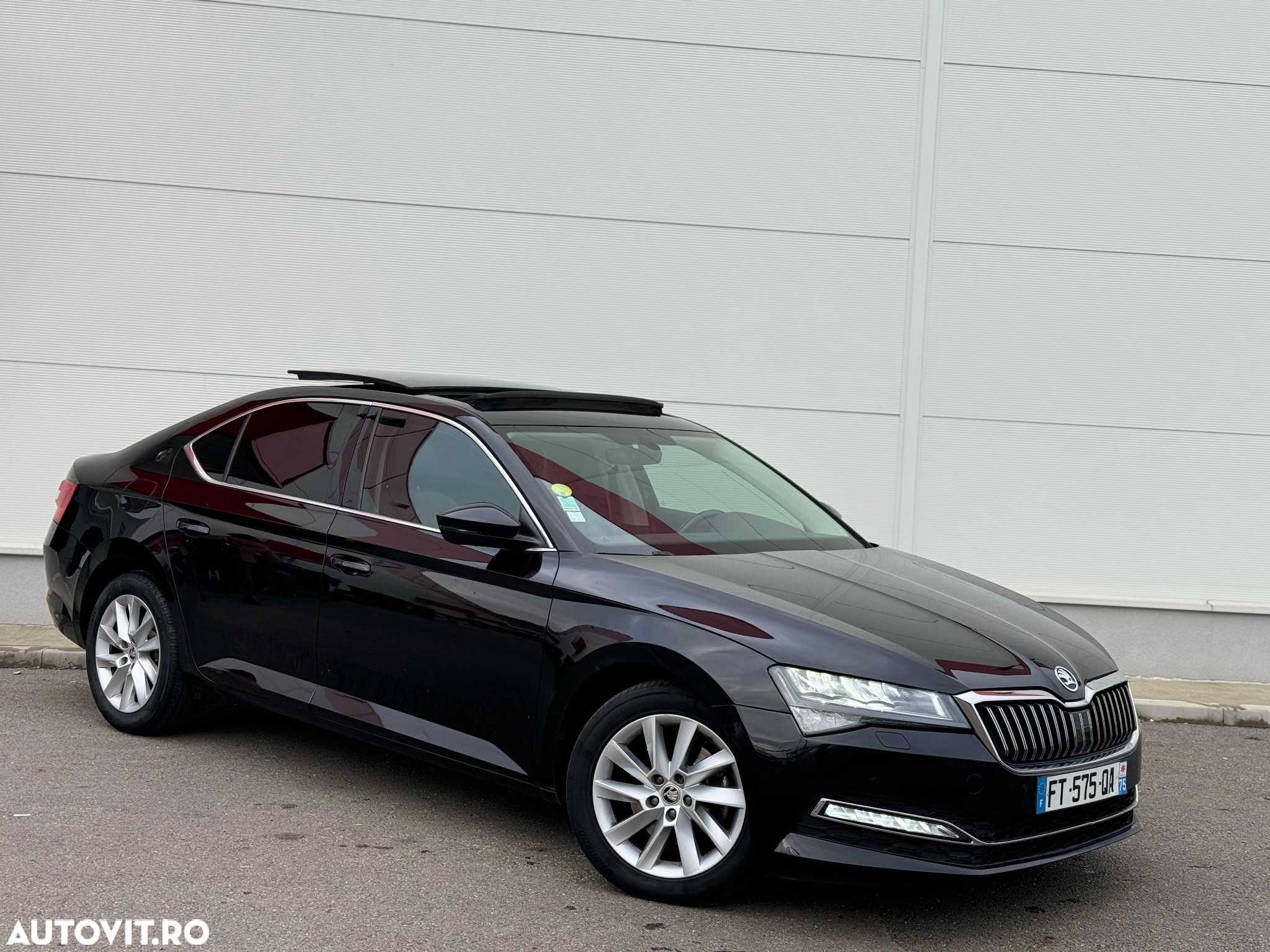 Skoda Superb 2.0 TDI DSG Ambition - 33
