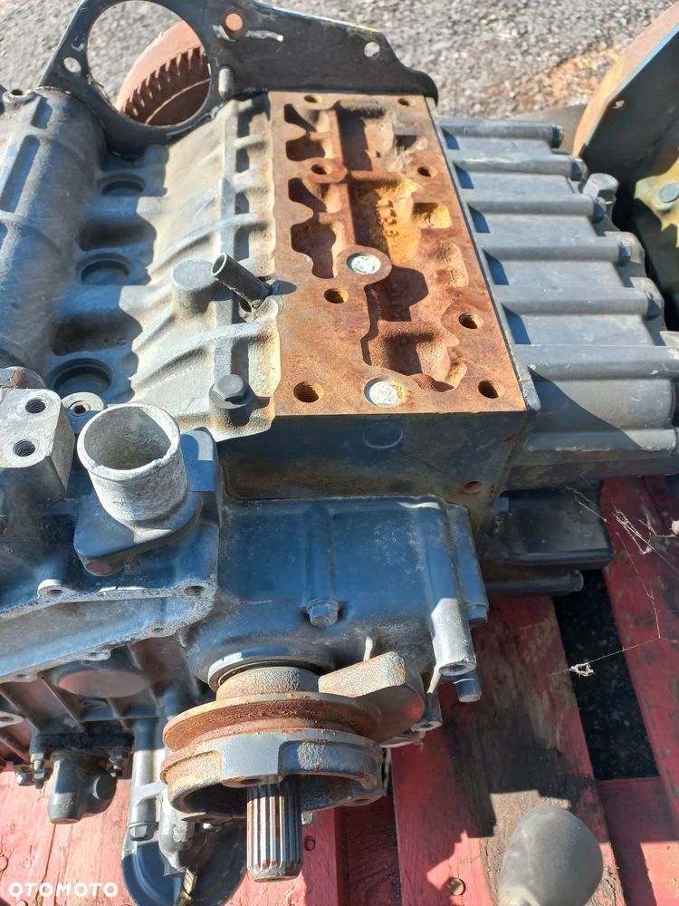 Silnik kubota V3800-DI-T-ET10, 7KBXL,BKBXL03,blok,głowica,turbo,wał,korbowód,tłok,koło rozrządu,zamachowe,wałek,1G5970461,TD04 HL,1G574,V33,V3600,V3800,D662,ISEKI,YANMAR,wtryski,pompa wtryskowa,kompletny silnik,obudowa,E4CG,C18W,V1505D. - 29