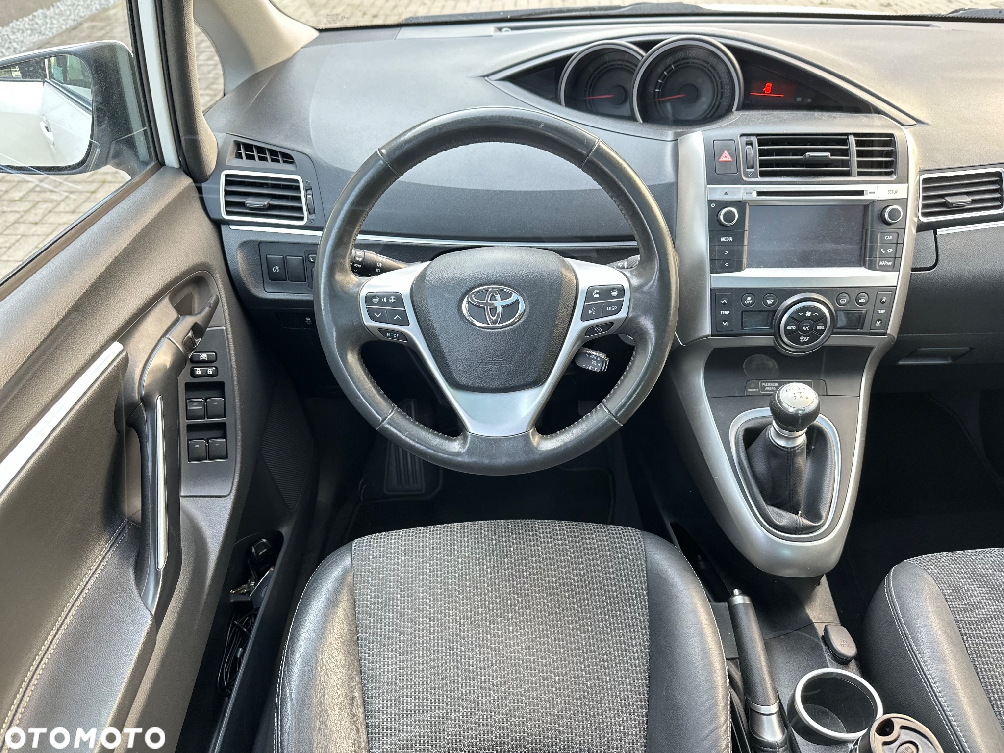 Toyota Verso 1.8 Premium 7os EU6 - 24
