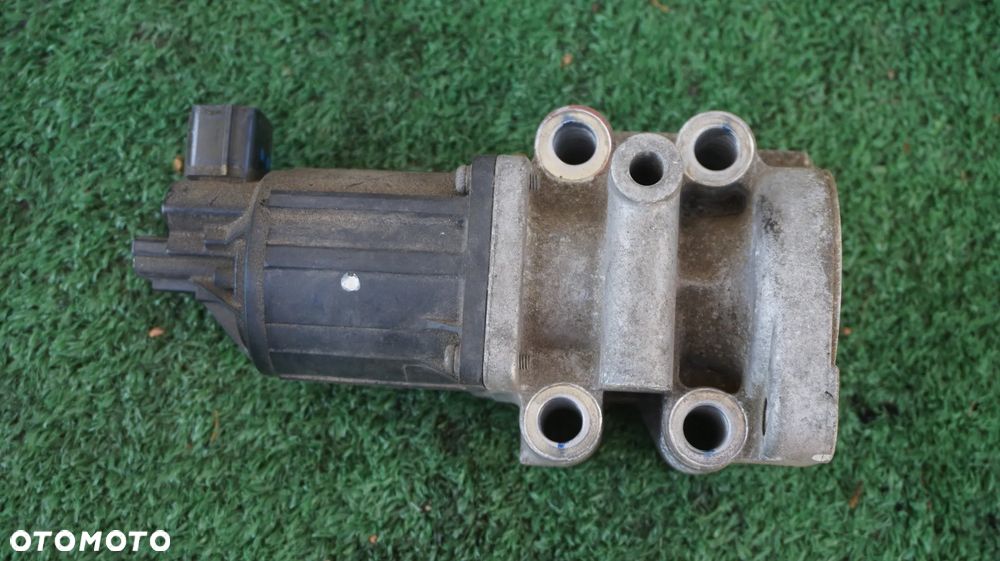 Mitsubishi Pajero IV 3.2 DID 5D Long zawor EGR 1582A037 K5T70081 - 4