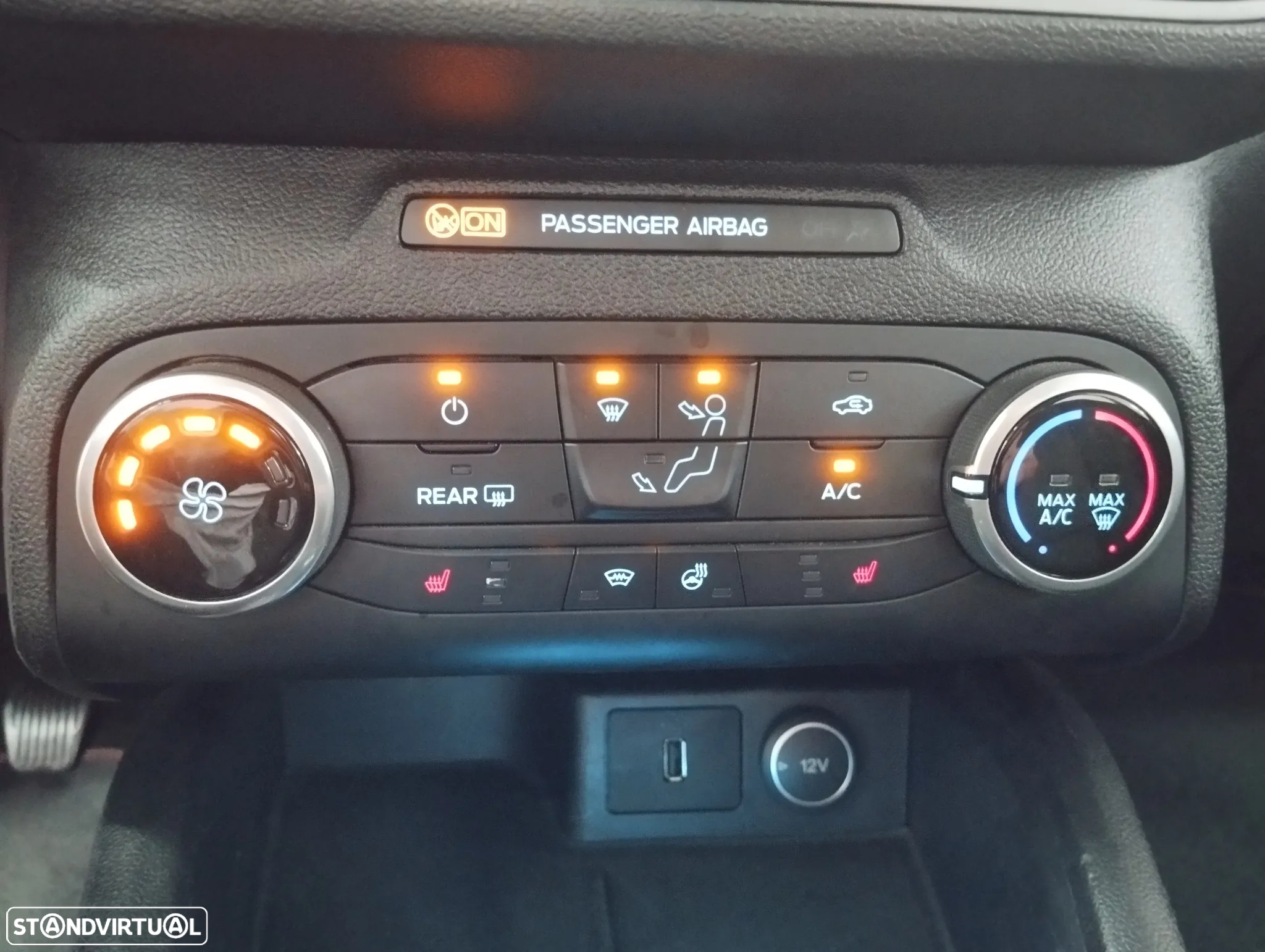 Ford Focus 1.0 EcoBoost Business - 22
