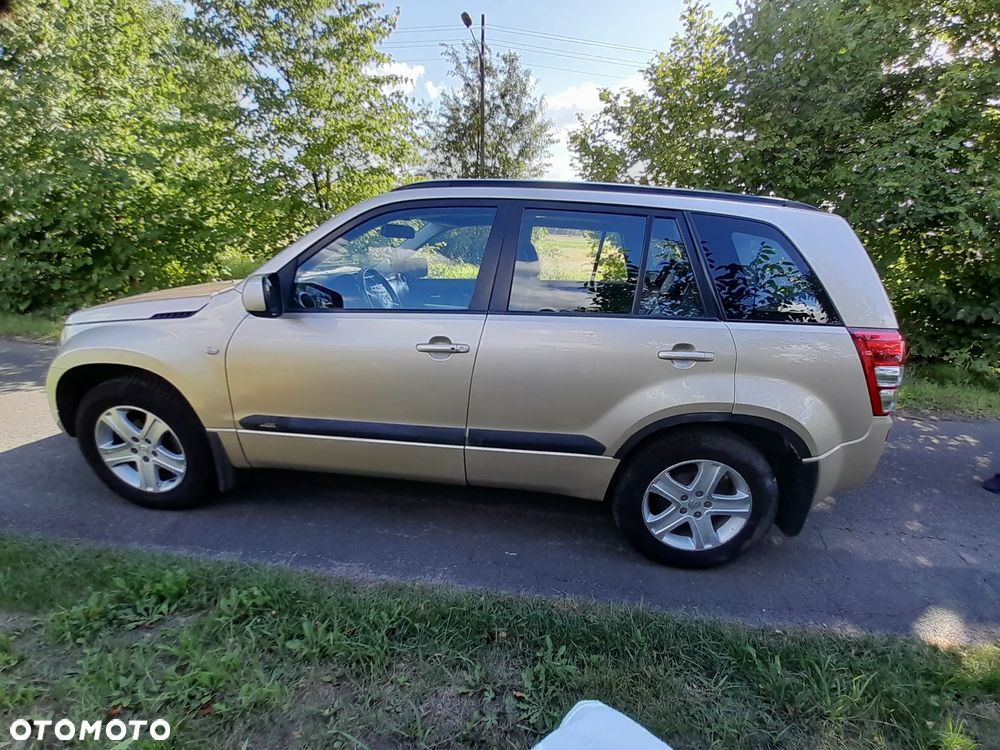 Suzuki Grand Vitara 2.0 - 5