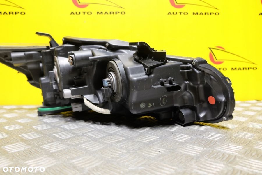 LEXUS CT CT200H 2010- REFLEKTOR LAMPA ZWYKŁA SOCZEWKOWA Z LED L USA - 9