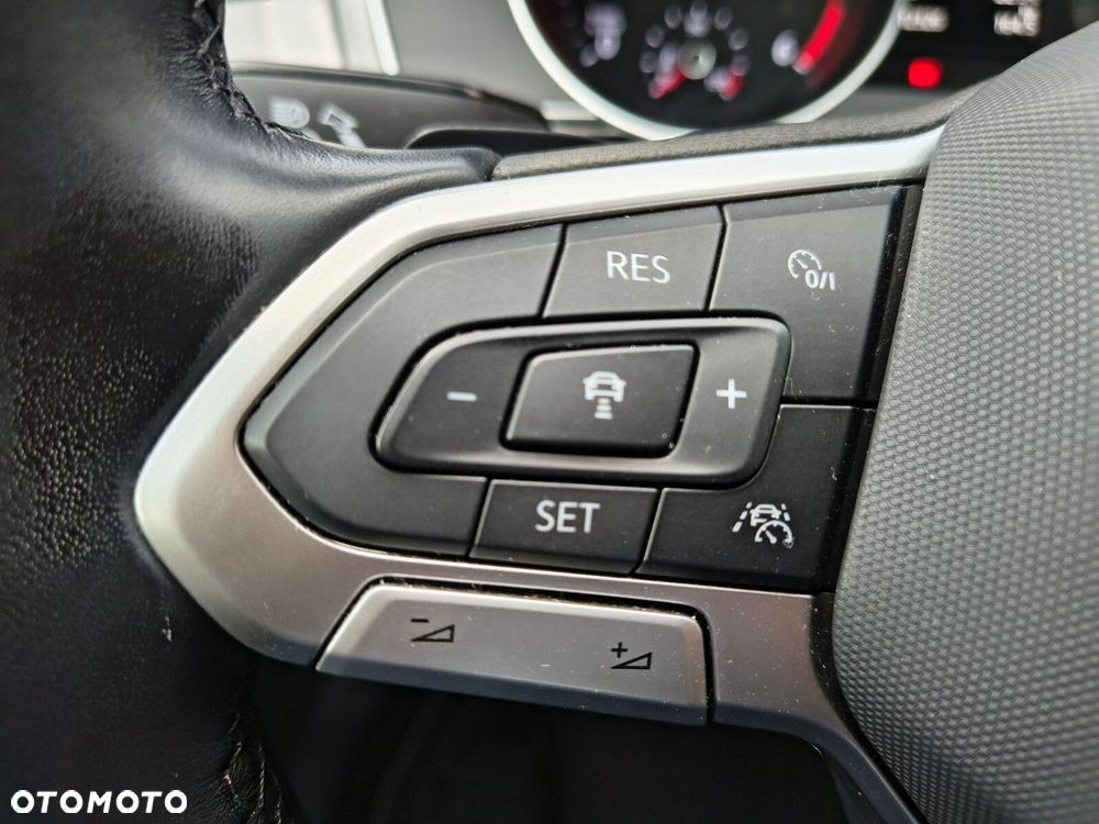 Volkswagen Passat - 17