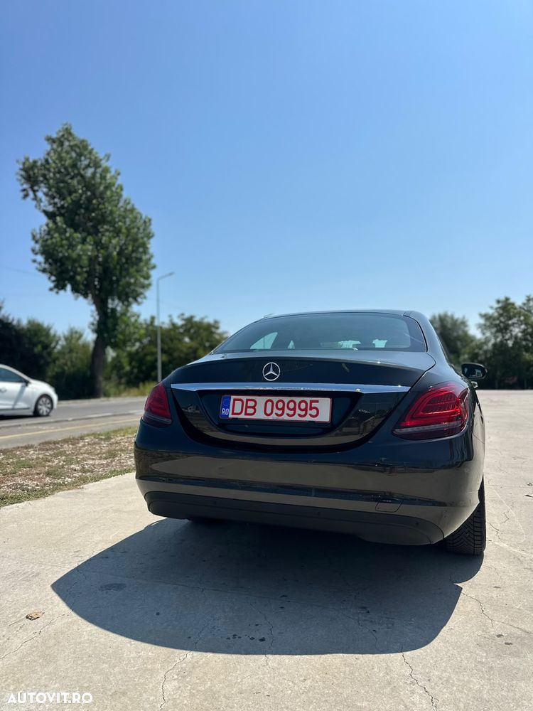 Mercedes-Benz C - 9