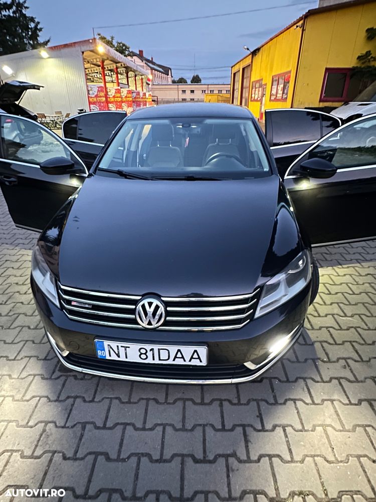 Volkswagen Passat - 1