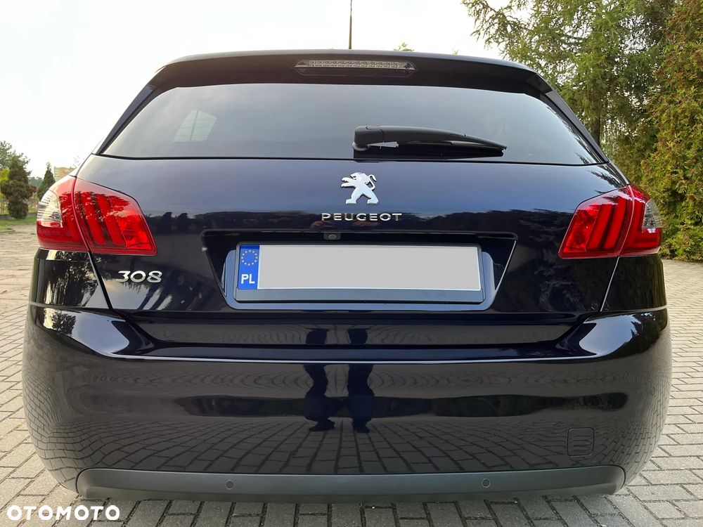 Peugeot 308 - 8