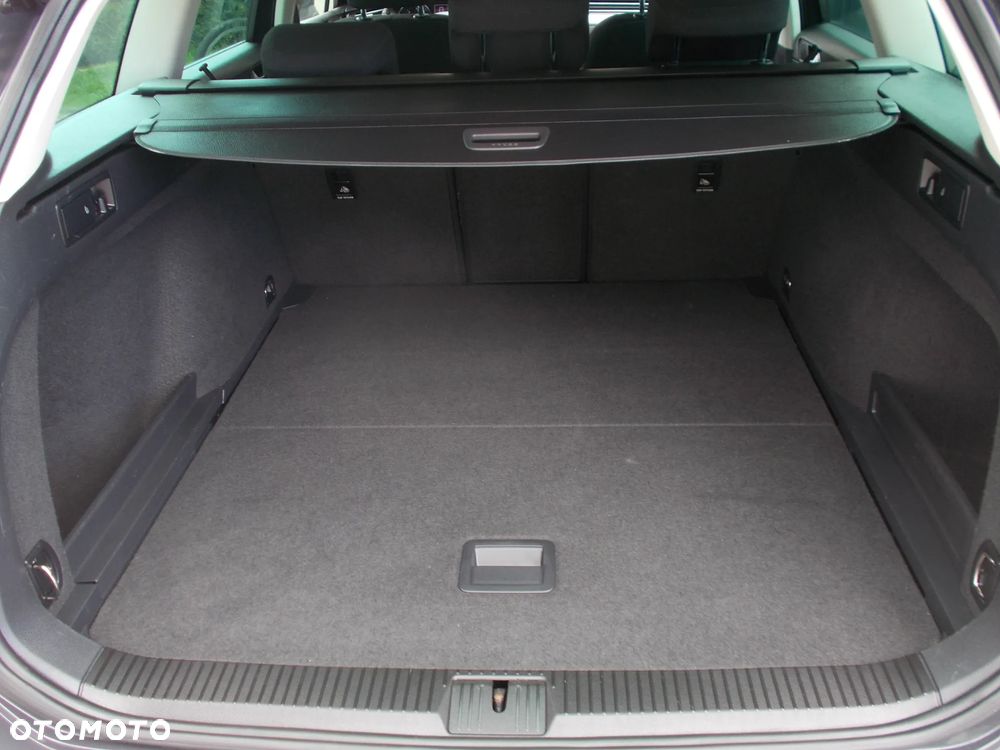 Volkswagen Passat - 14