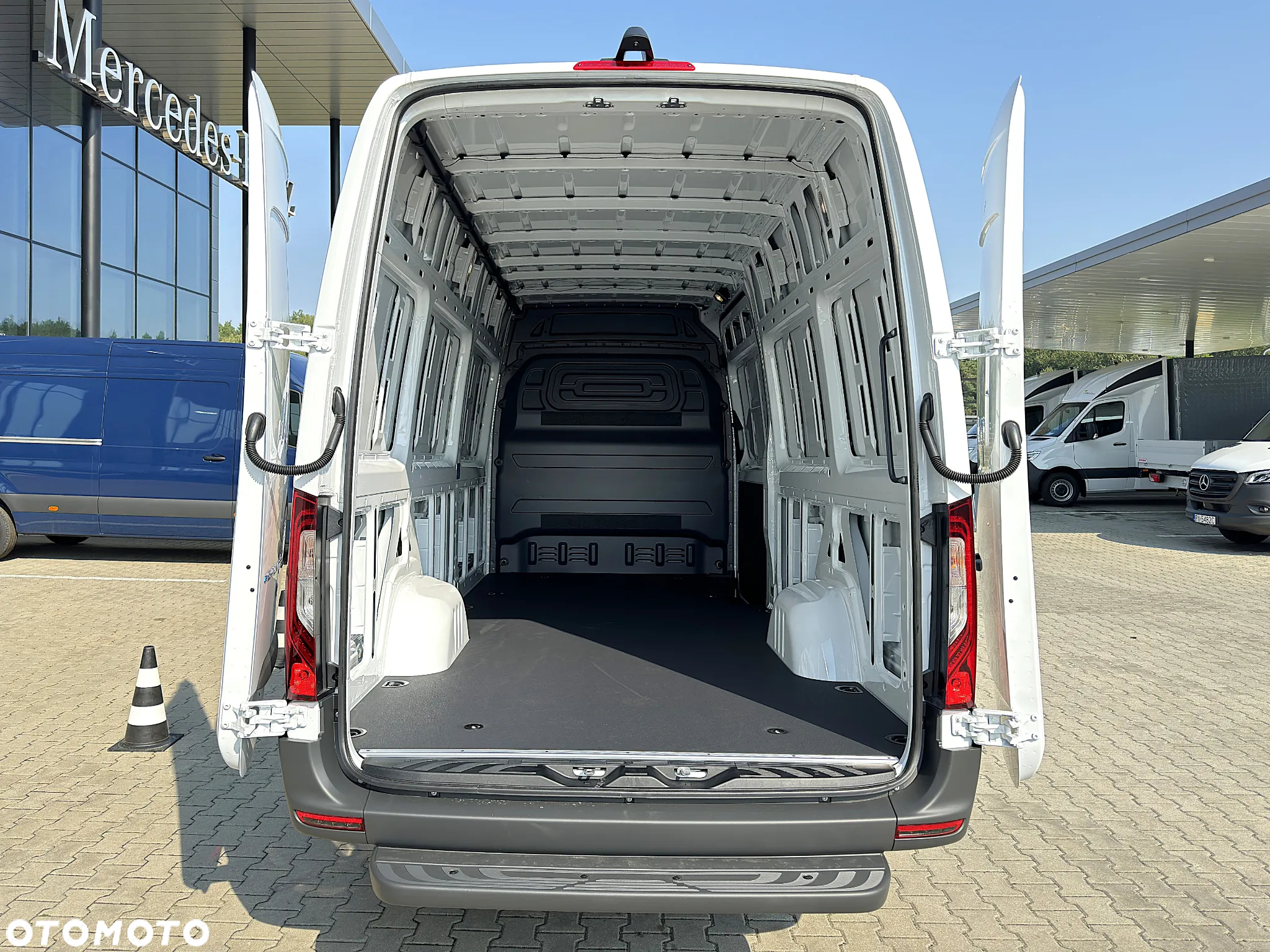 Mercedes-Benz eSprinter 314 Furgon Pro Standard - 8