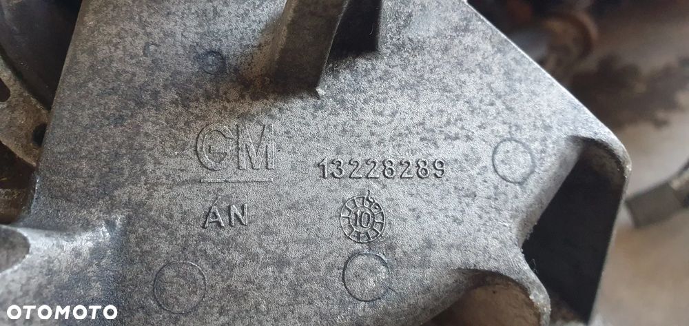 Łapa poduszka silnika Opel Insignia A 2.0 CDTI 13228289 - 8