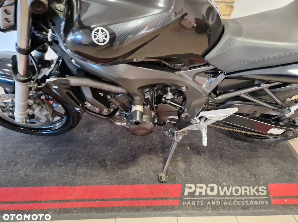 Yamaha FZ6 - 16
