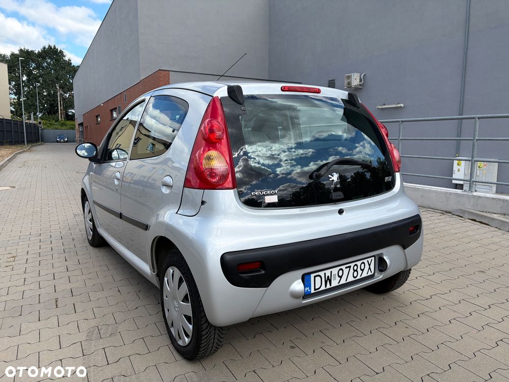 Peugeot 107 1.0 Trendy 2-Tronic - 4