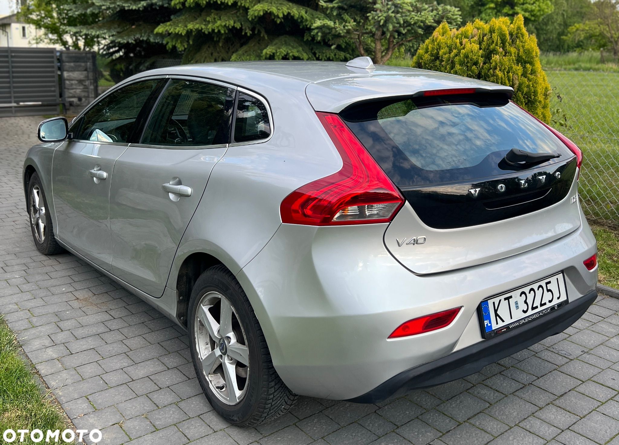 Volvo V40 D2 Momentum - 1